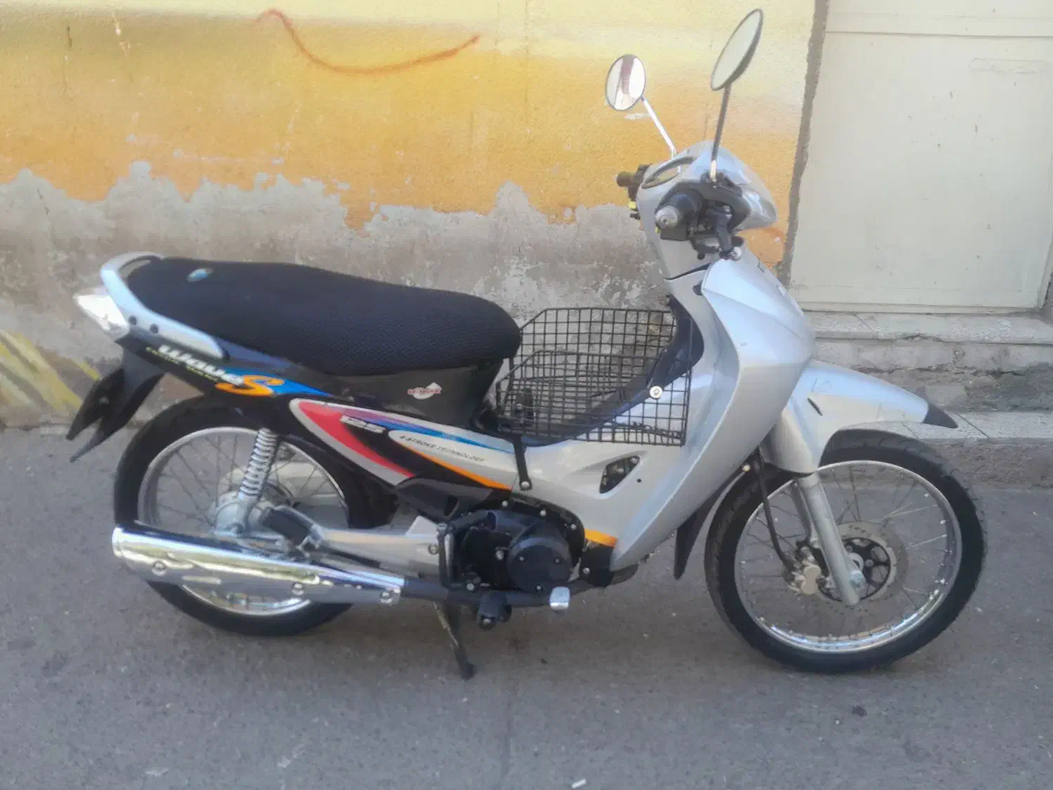 ویو اصلی مدل ۸۷ فابریک|موتورسیکلت|قزوین, |دیوار