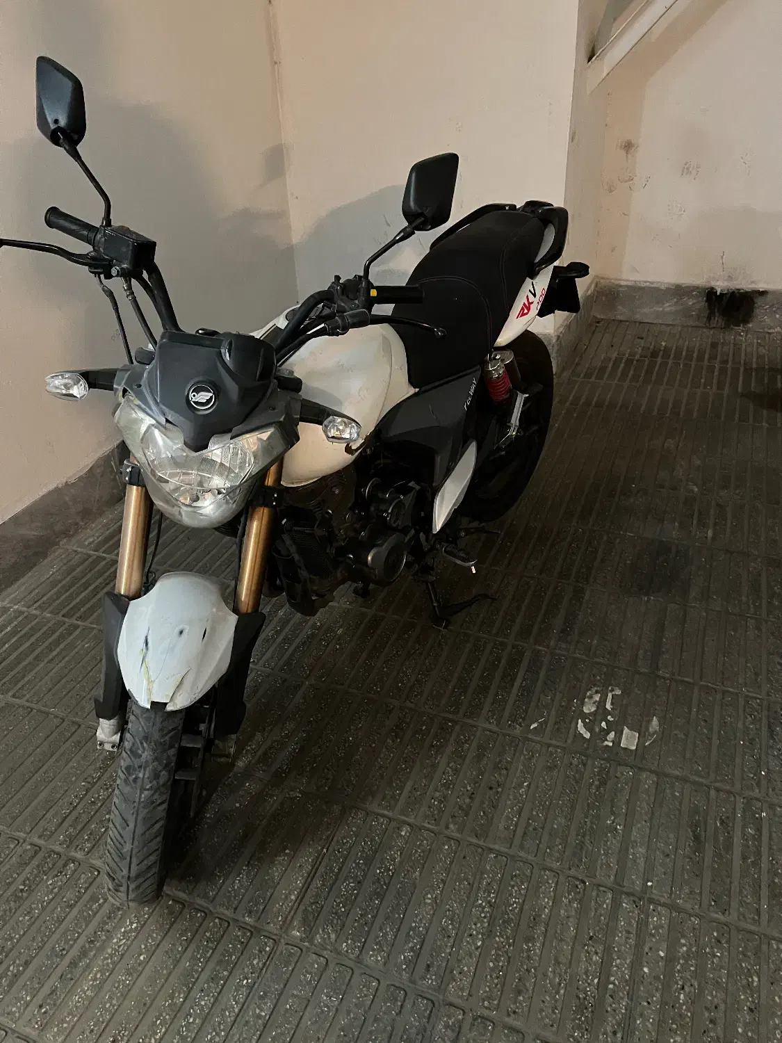 Rkv200|موتورسیکلت|پردیس, فاز ۱|دیوار