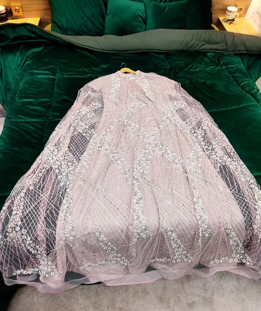 لباس مجلسی|لباس|شوش, |دیوار