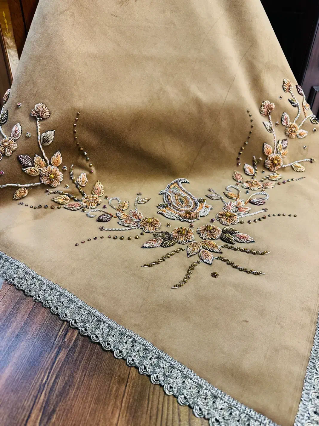 سرمه دوزی و جواهر دوزی|پرده، رانر، رومیزی|اصفهان, باغ زرشک|دیوار