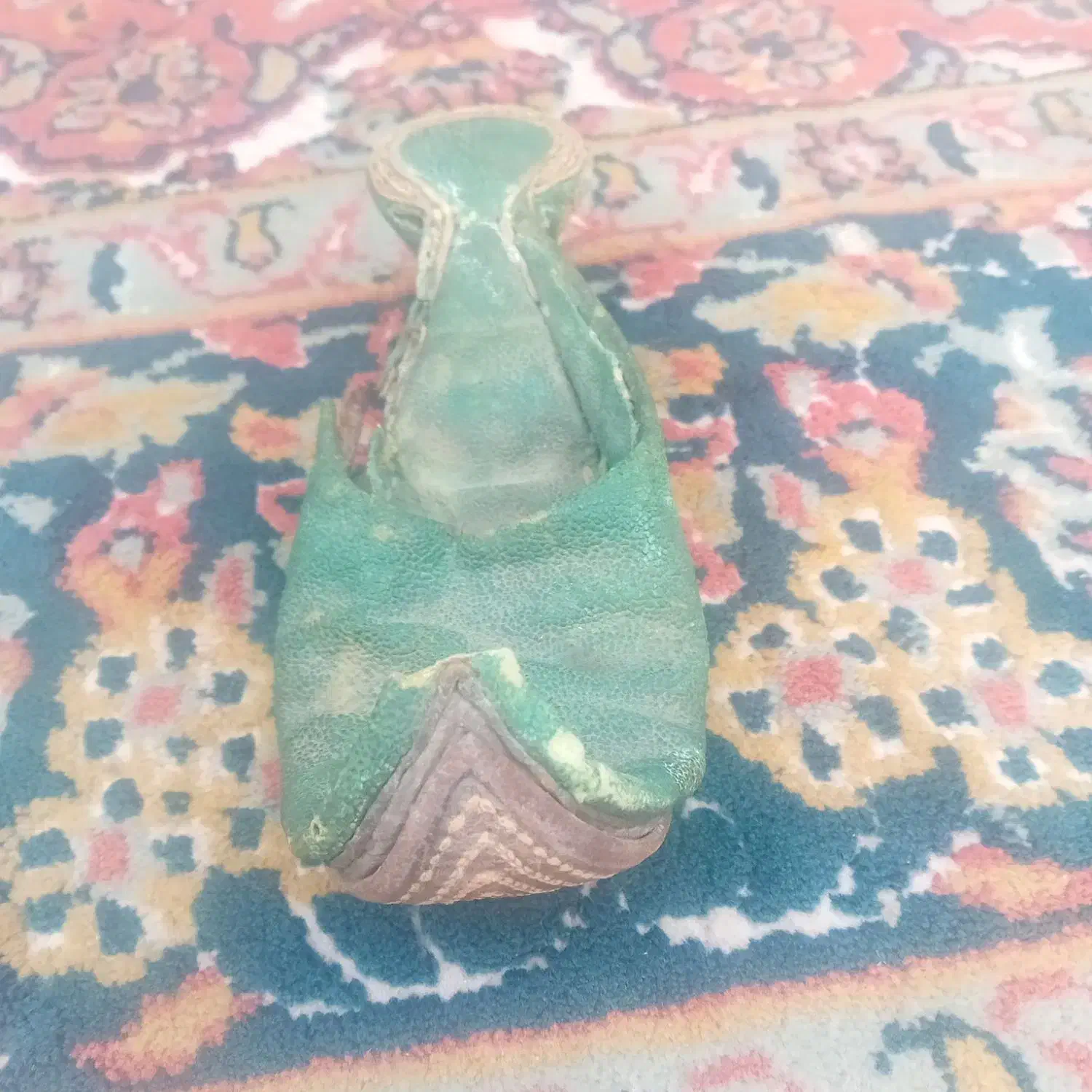 لنگ کفش قدیمی عتیقه|کلکسیون اشیاء عتیقه|قائن, |دیوار