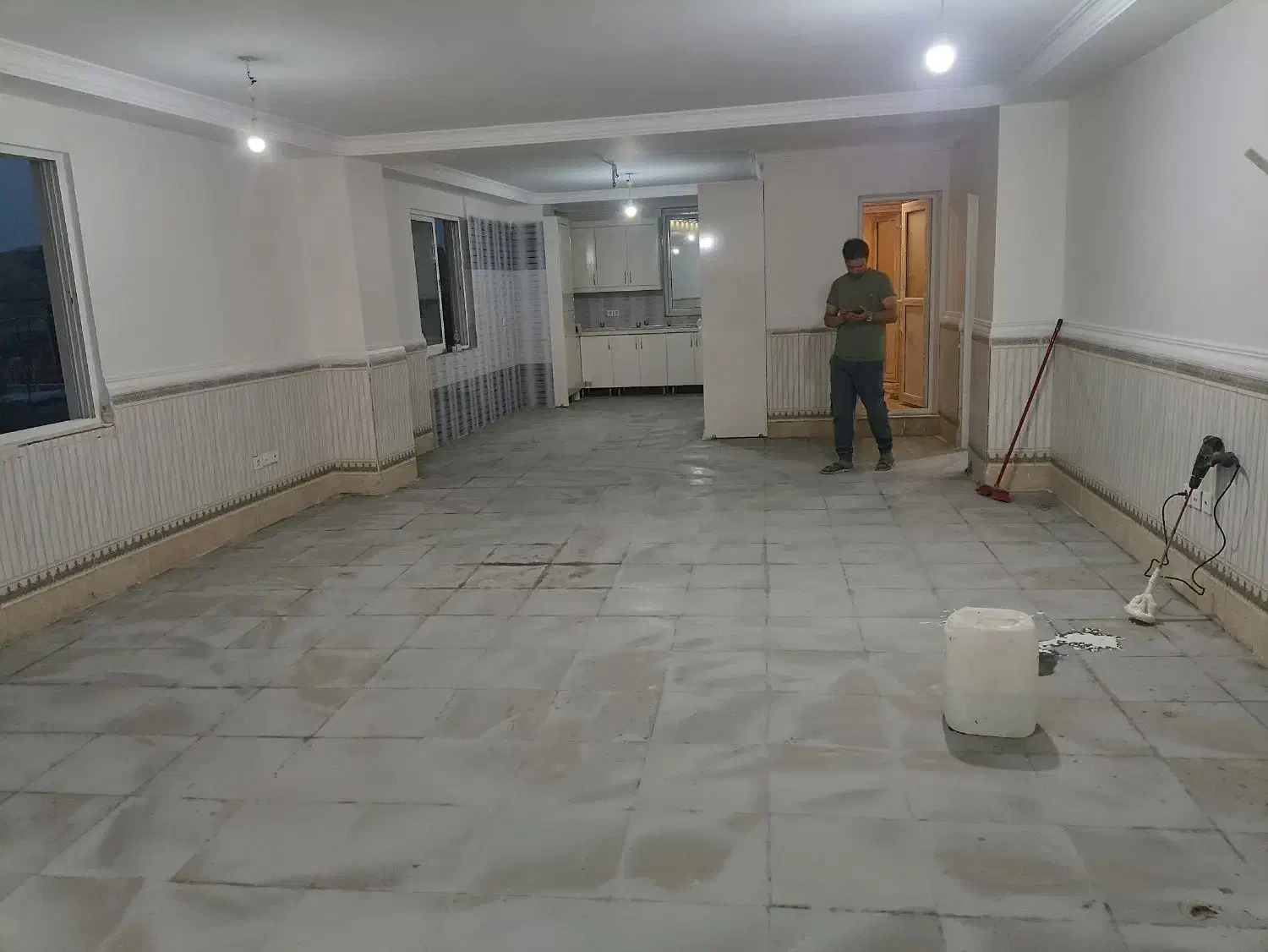 نصب انواع کفپوش وپارکت وانواع قرنیز با ضمانت|خدمات پیشه و مهارت|بندرعباس, |دیوار