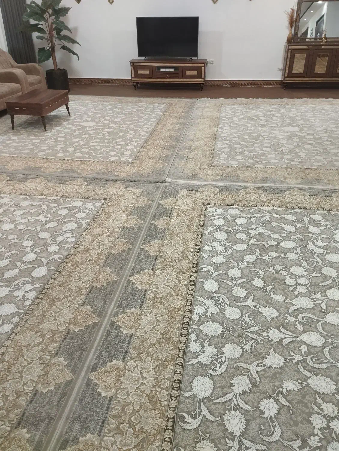 فرش کاملا نو|فرش|دهگلان, |دیوار
