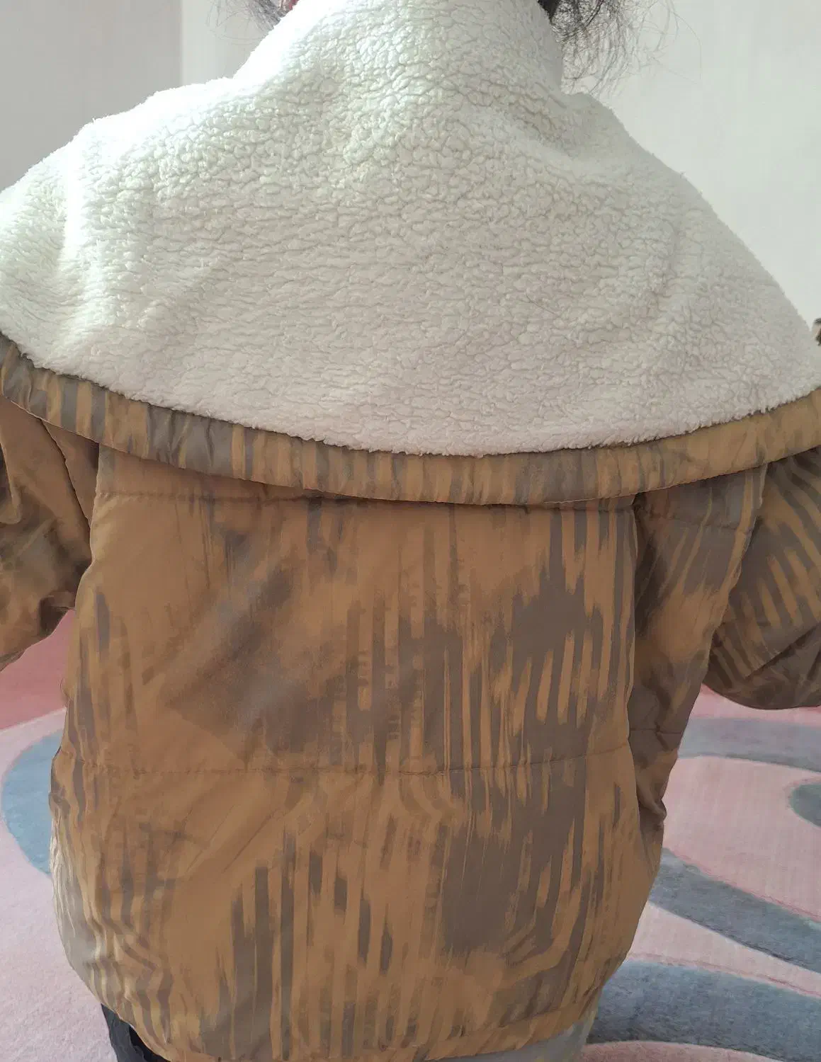 کاپشن|لباس|تاکستان, |دیوار