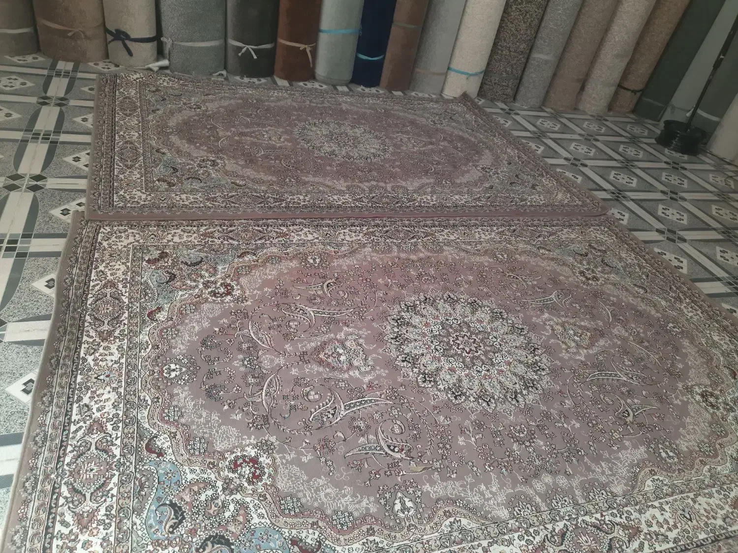 دو عدد فرش گردویی ۷۰۰شانه اصل|فرش|مریوان, |دیوار