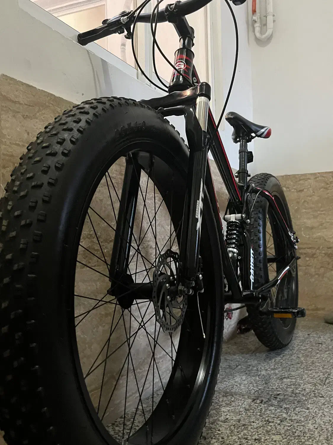 دوچرخه لاستیک پهن|دوچرخه، اسکیت، اسکوتر|رشت, ساغری سازان|دیوار