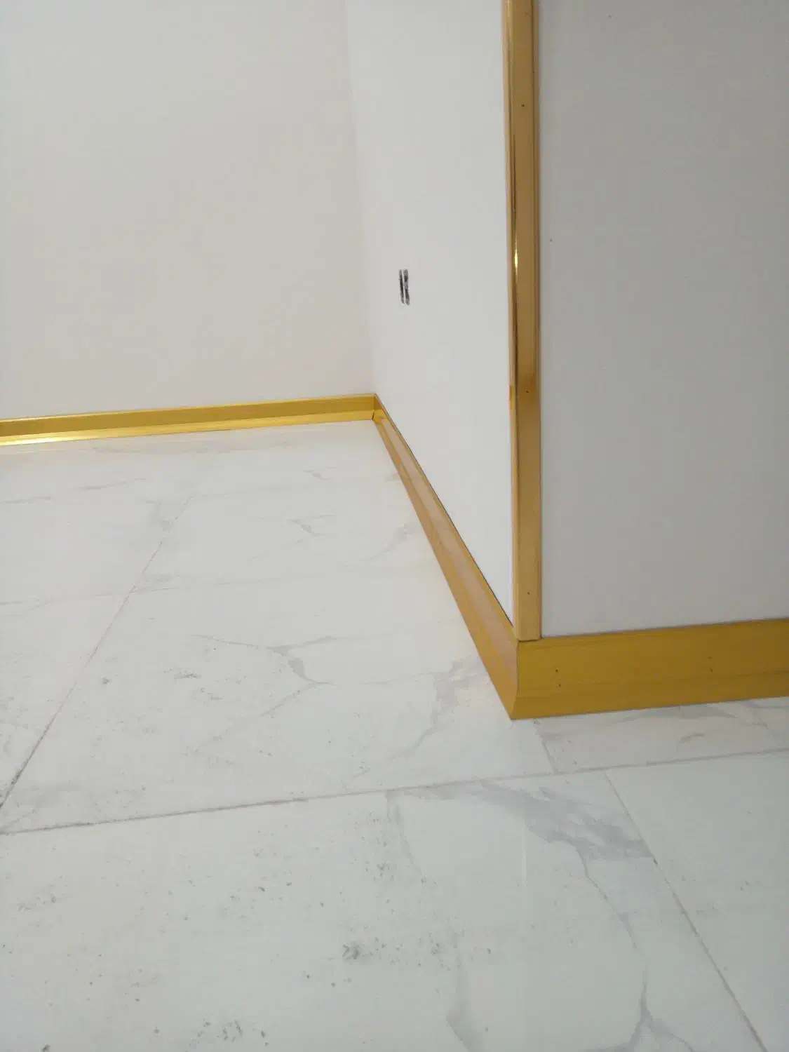 نصاب قرنیز pvc|خدمات پیشه و مهارت|اسلام‌شهر, شهرک سعیدیه|دیوار