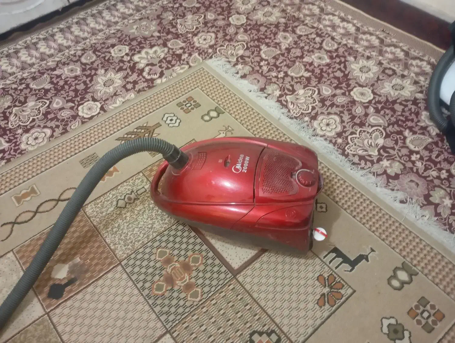 جارو برقی سالم بدون خش موتور نو نو مکش قوی|جاروبرقی، جارو شارژی، بخارشو|طبس, |دیوار