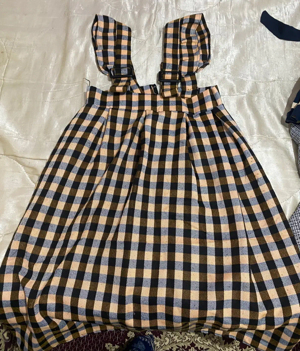 سارافن دخترانه|لباس|مشهد, مصلی (کارمندان اول)|دیوار