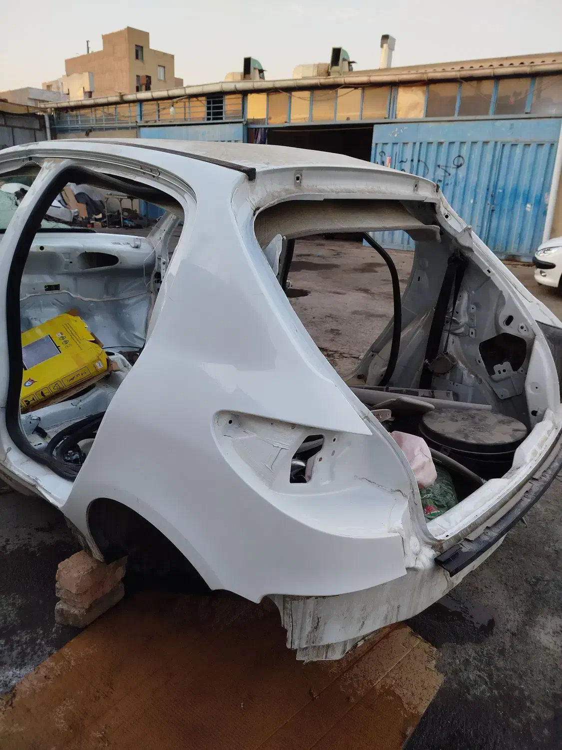 گلگیر عقب و سینی عقب 206 و 207|قطعات یدکی و لوازم جانبی|فردیس, انبار نفت|دیوار