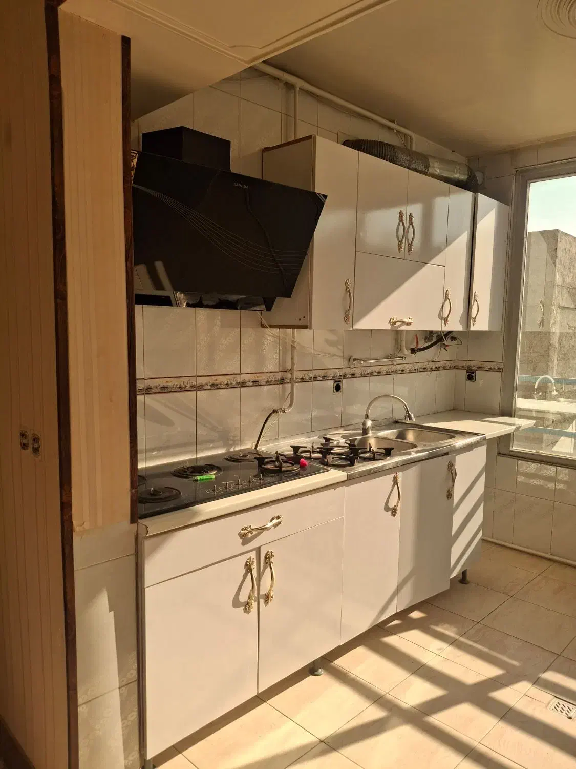 کابینت هایگلس ویترین دار درحد نو|مصالح و تجهیزات ساختمان|قزوین, |دیوار