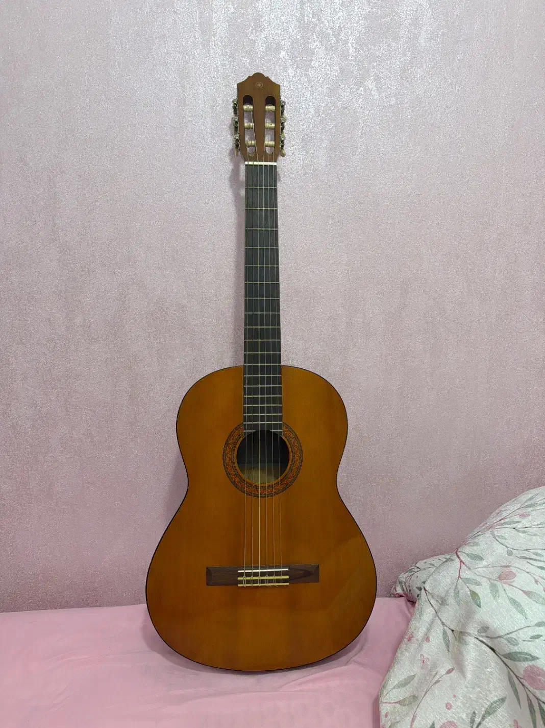 گیتار یاماها c40|گیتار، بیس، امپلیفایر|گرگان, |دیوار