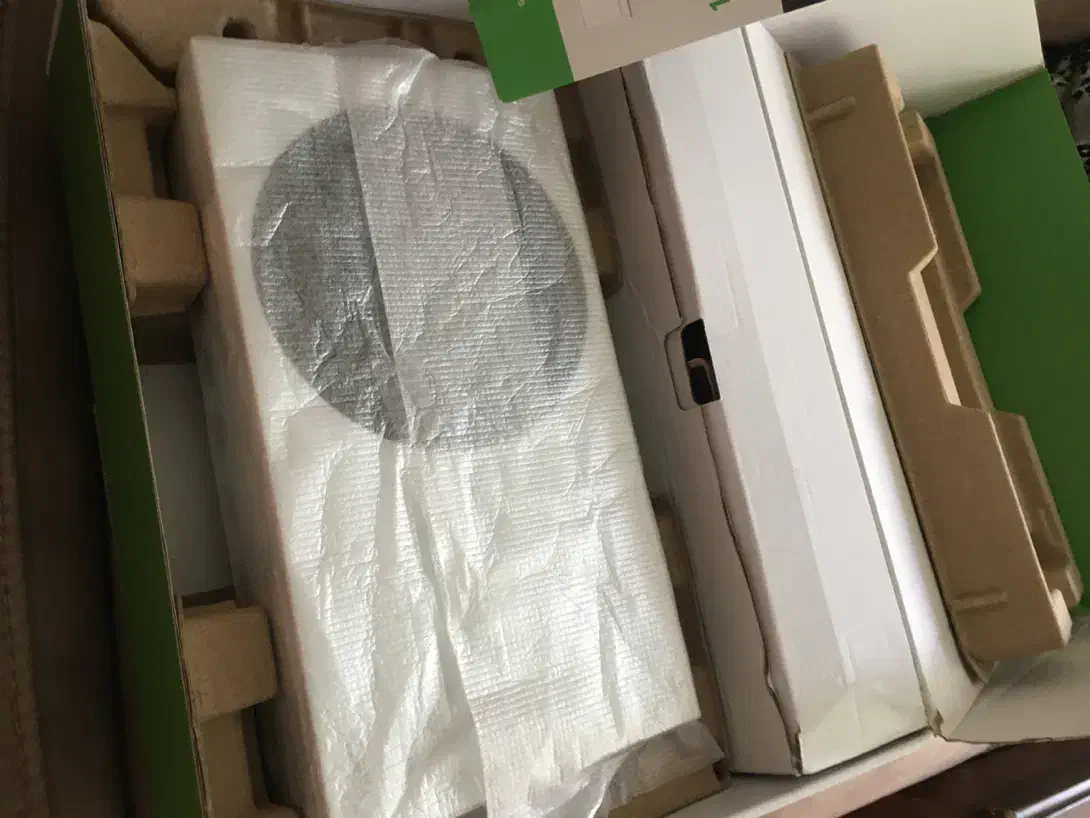 Xbox sries s 512 تک دسته واقعا نو|کنسول، بازی ویدئویی و آنلاین|کرج, مصباح|دیوار