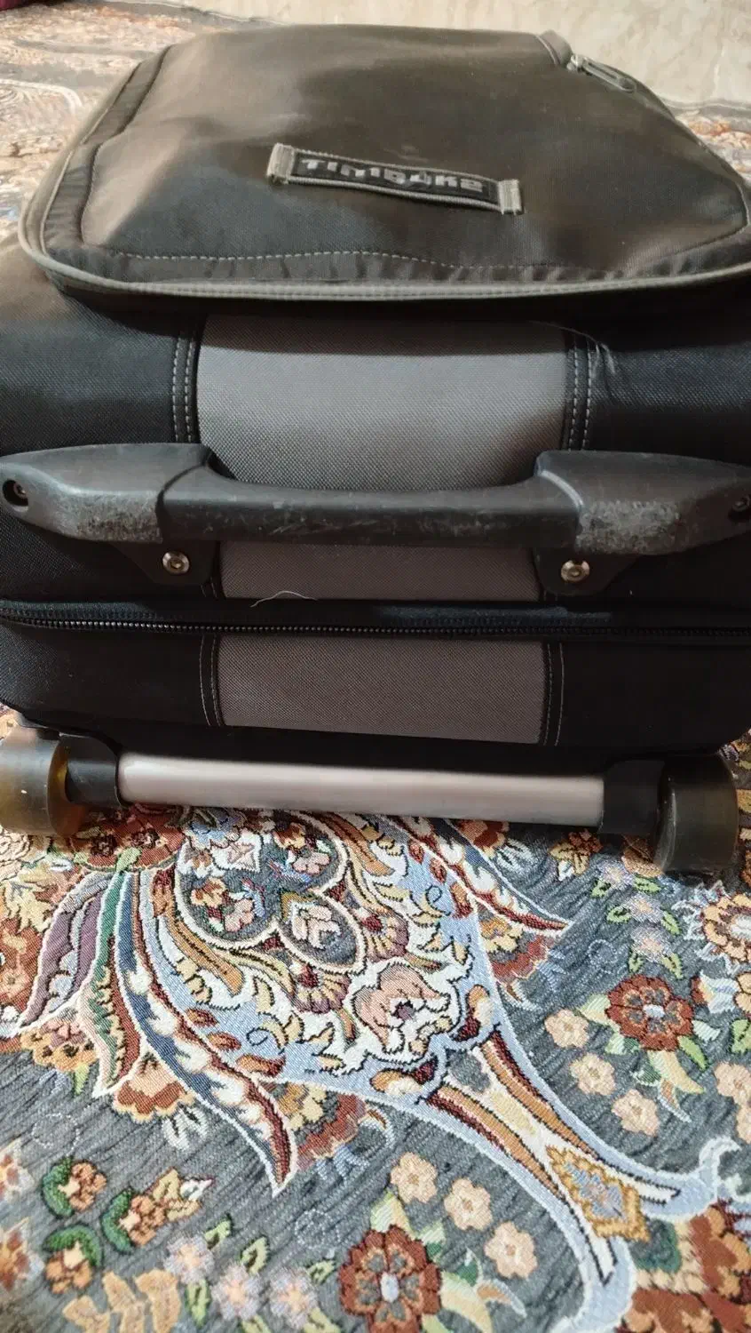 چمدون متوسط جنس ضخیم جادار ودرحدنو|کیف، کفش، کمربند|ایرانشهر, |دیوار