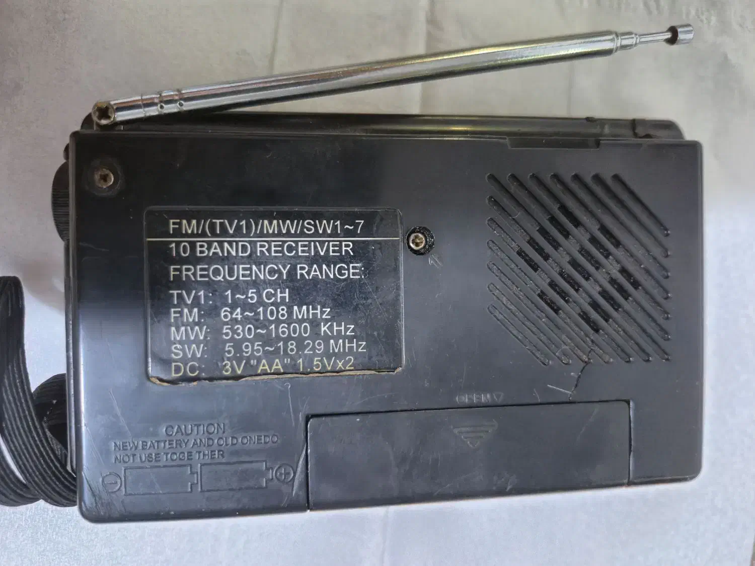 رادیو قدیمی سالم|کلکسیون اشیاء عتیقه|کیش, |دیوار