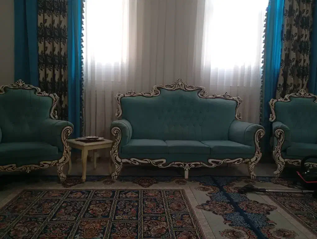 مبل رنگ ابی چوب استخوانی|مبلمان خانگی و میز عسلی|تهران, جمالزاده|دیوار