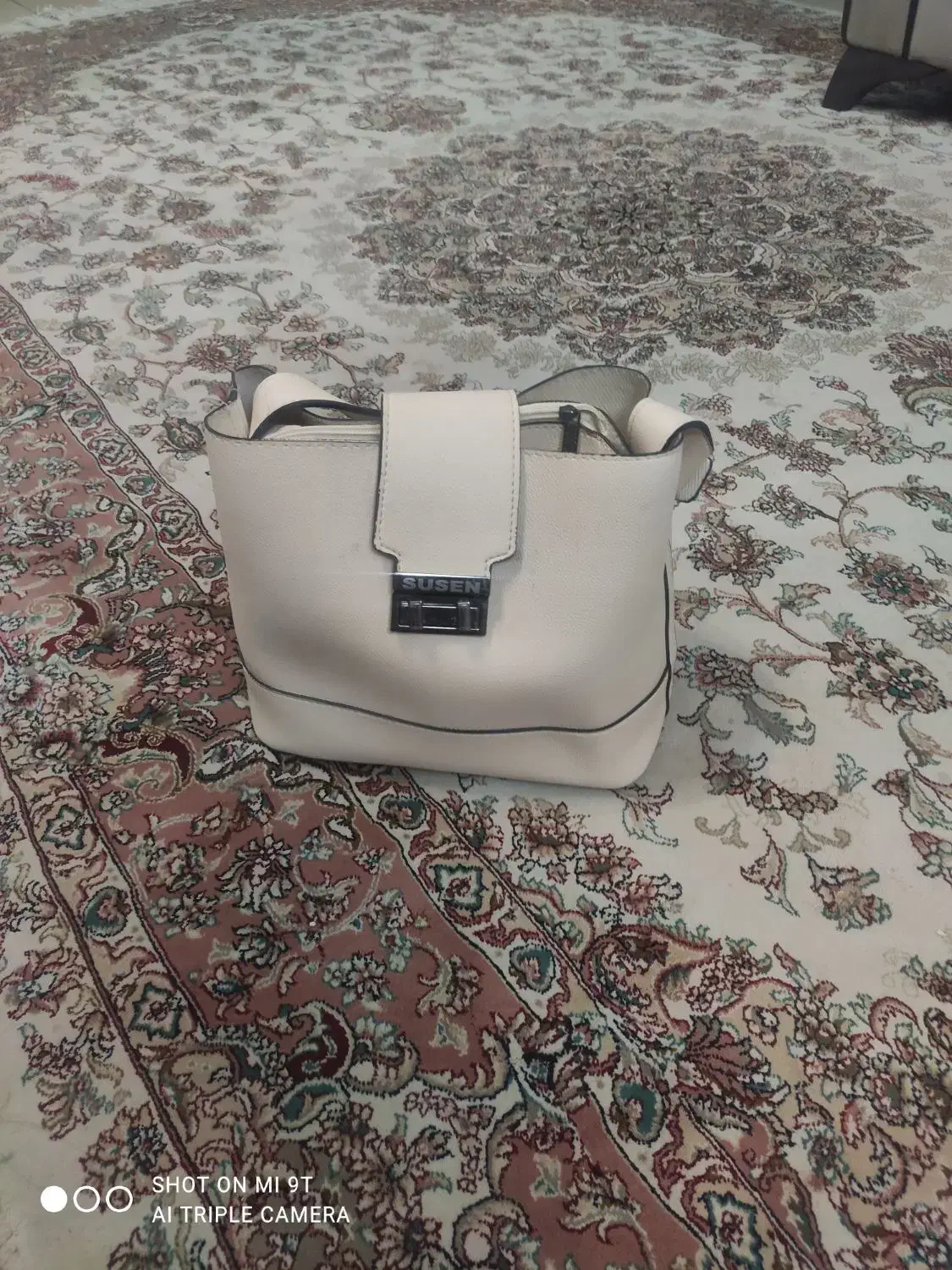 کیف زنانه|کیف، کفش، کمربند|خوی, |دیوار