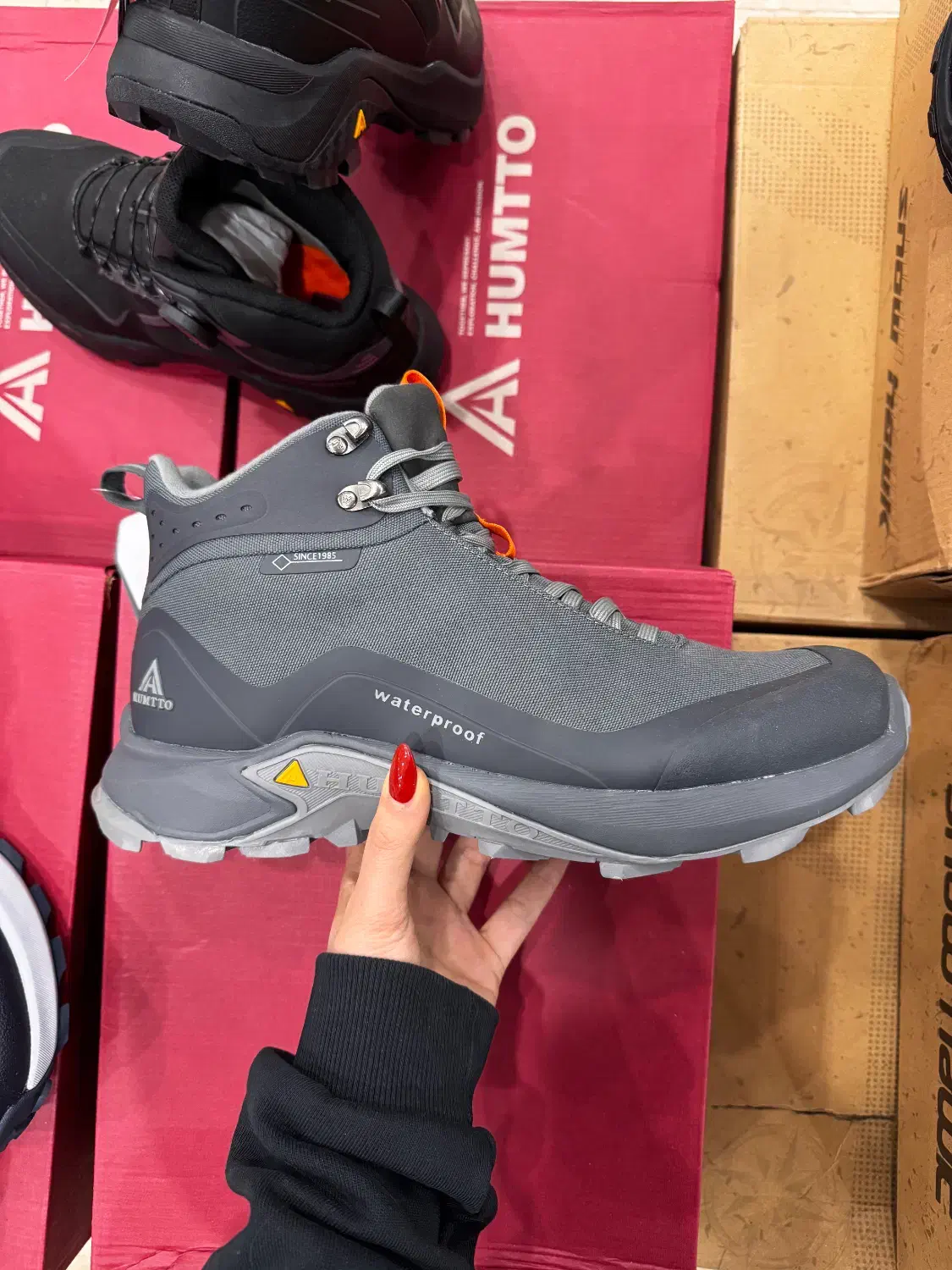 بوت های اورجینال|کوهنوردی و کمپینگ|کرج, اصفهانیها|دیوار