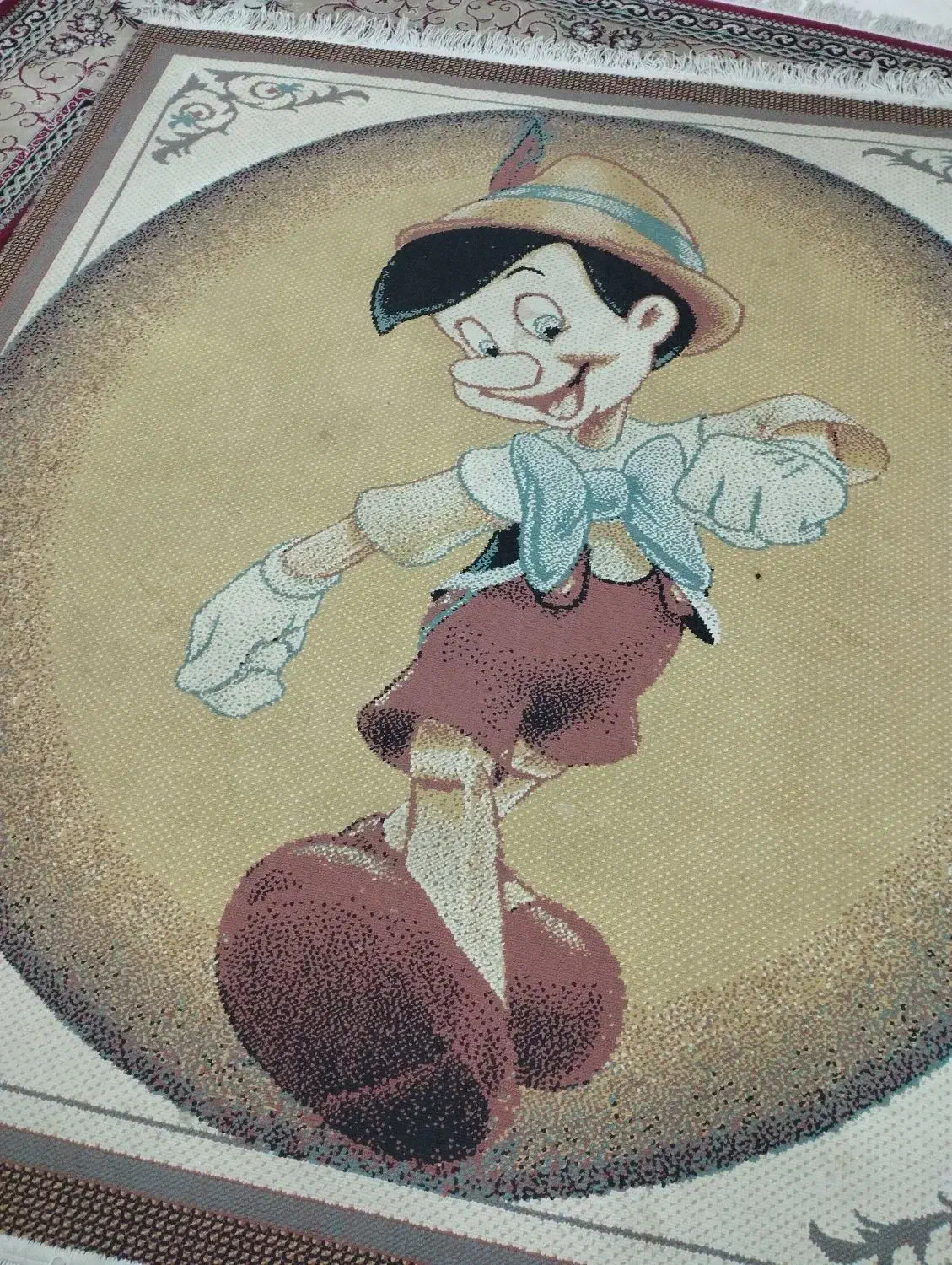 گلیم عروسکی|گلیم، جاجیم، گبه|اصفهان, باغ فدک|دیوار