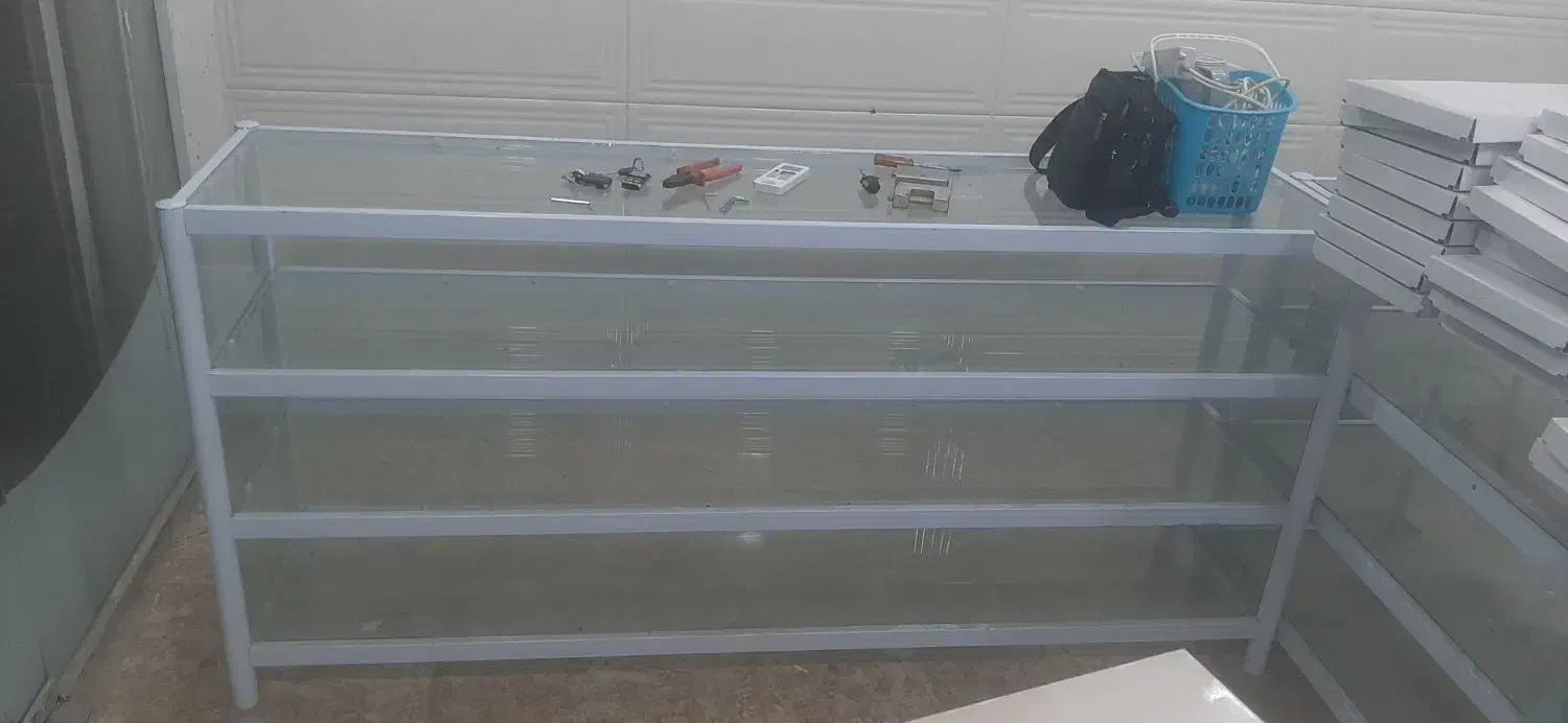 ویترین ۲ متری ۴ طبقه سفید رنگ بهمراه شیشه|بوفه، ویترین، کنسول|اهواز, کوی مهدیس|دیوار