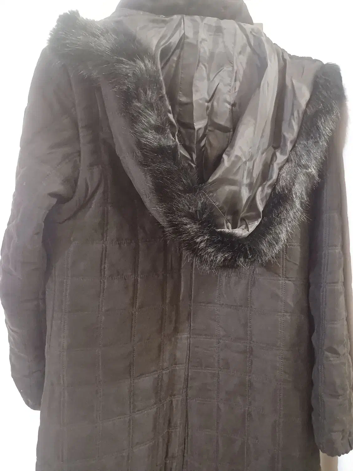 پالتو|لباس|کرج, حصارک پایین|دیوار