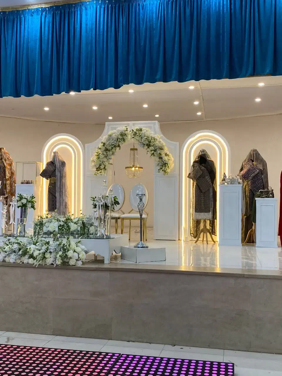 اجاره حجله  و  اجاره لباس عروس ، عقد|خدمات پذیرایی، مراسم|زاهدان, |دیوار