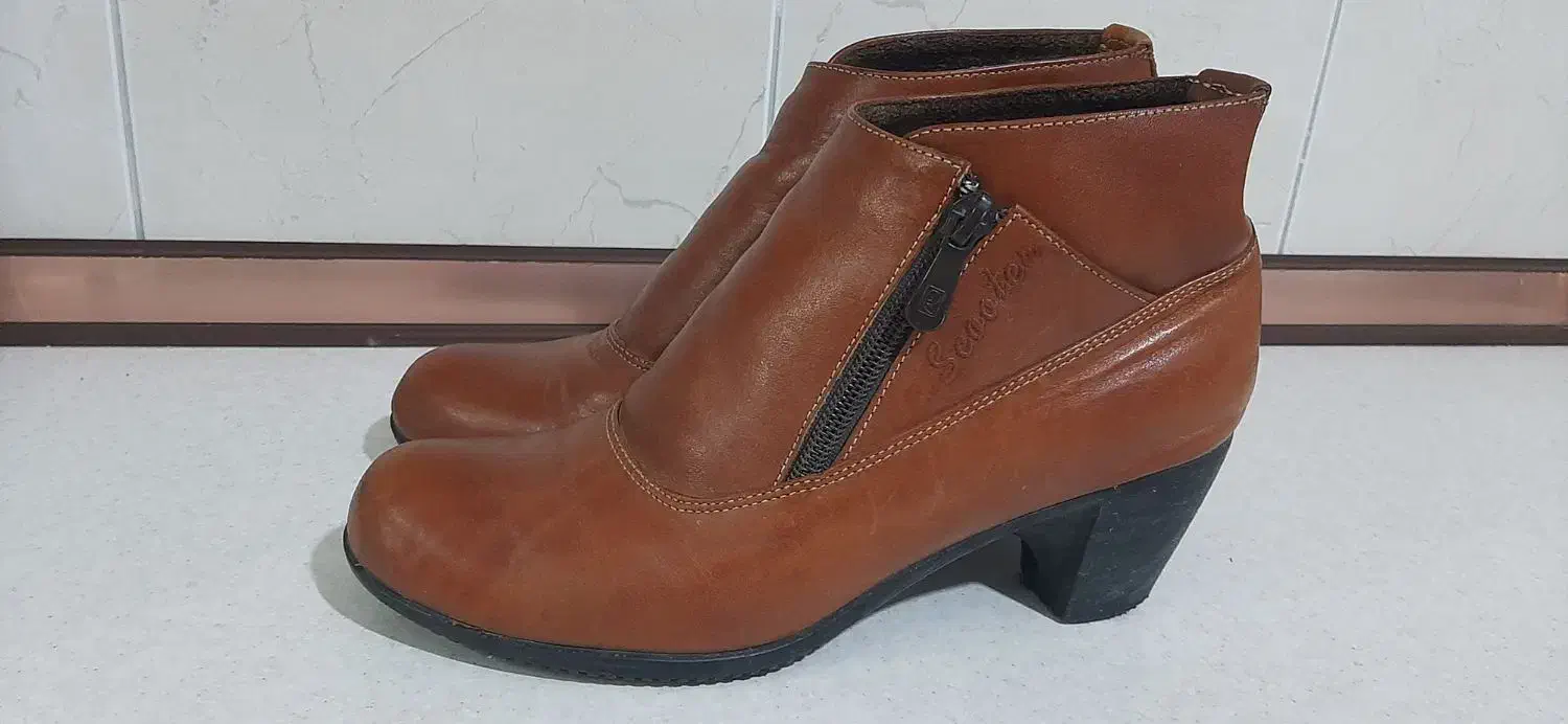 نیم بوت چرم وکفش مجلسی سایز۳۹|کیف، کفش، کمربند|اسلام‌شهر, شهرک مفیدی|دیوار