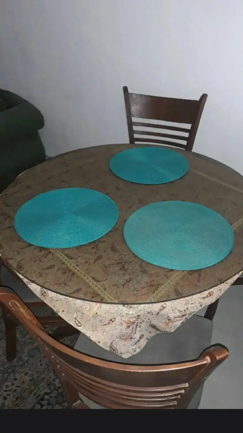 میز گرد چوبی ۴ نفره|میز و صندلی غذاخوری|بومهن, |دیوار