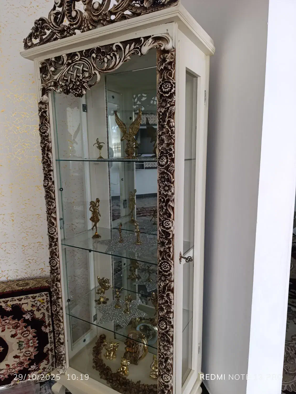 بوفه کاملا سالم و بدون خط و خش|بوفه، ویترین، کنسول|لالجین, |دیوار