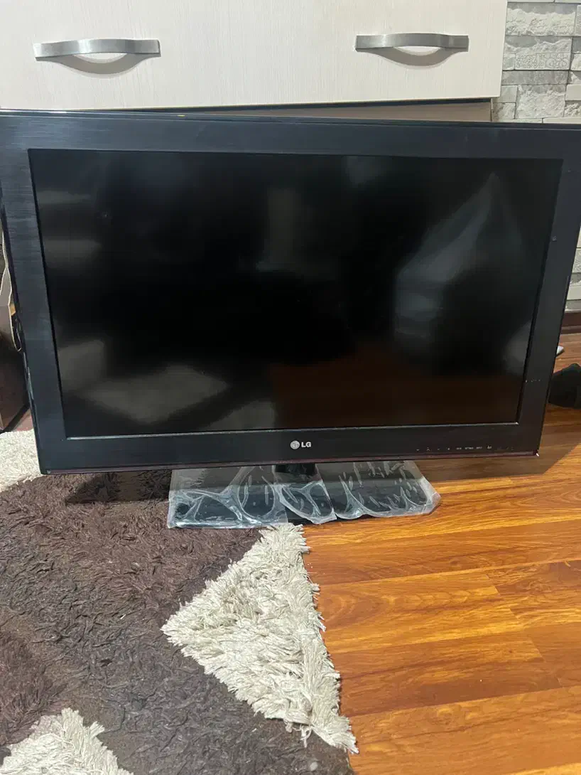تلویزیون ال جی ۳۲ اینچ LG TV اصل کره|تلویزیون و پروژکتور|کرج, فاز ۳ گوهردشت|دیوار