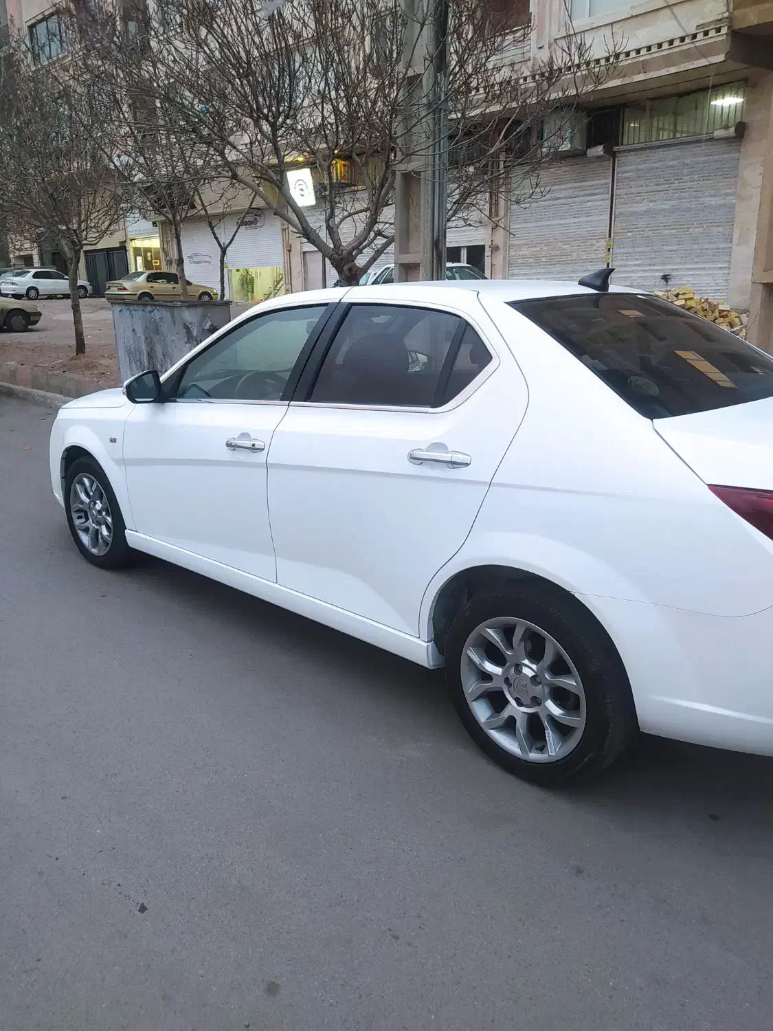 401اتومات بی رنگ|خودرو سواری و وانت|قزوین, |دیوار