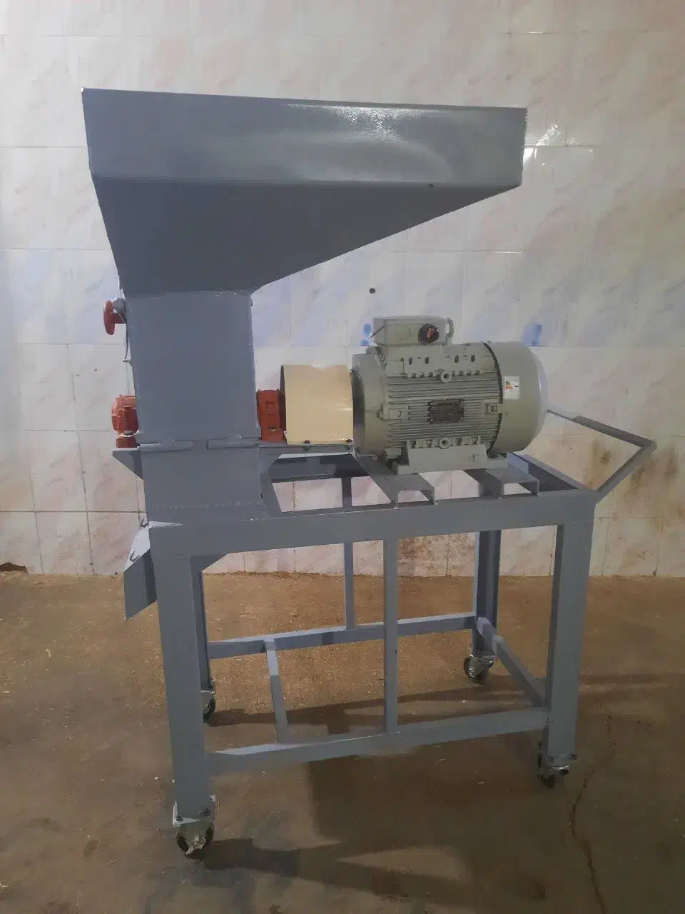 میکسر افقی خوراک دام و طیور ۱و۲و۳تن|ماشین‌آلات صنعتی|شاهین‌شهر, بوستان حافظ|دیوار