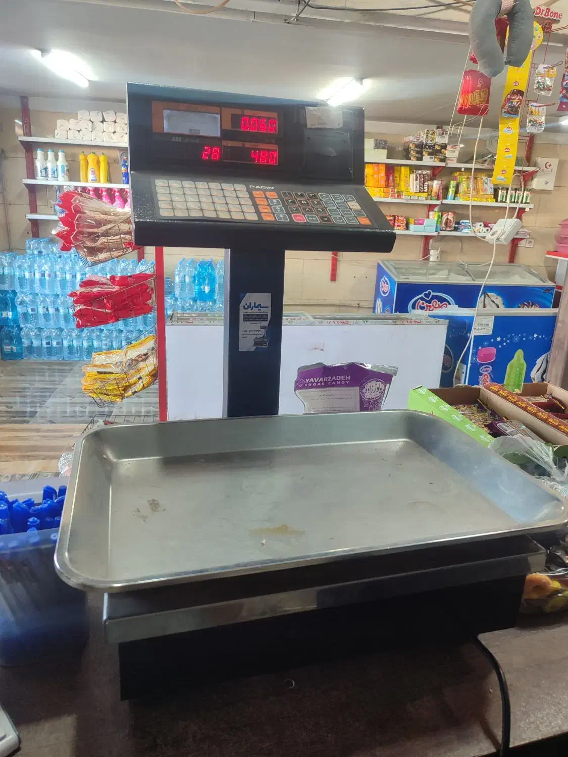 تعدادی نیروی جوان آقا یا خانم با جای خواب|استخدام خدمات فروشگاه و رستوران|سمنان, |دیوار