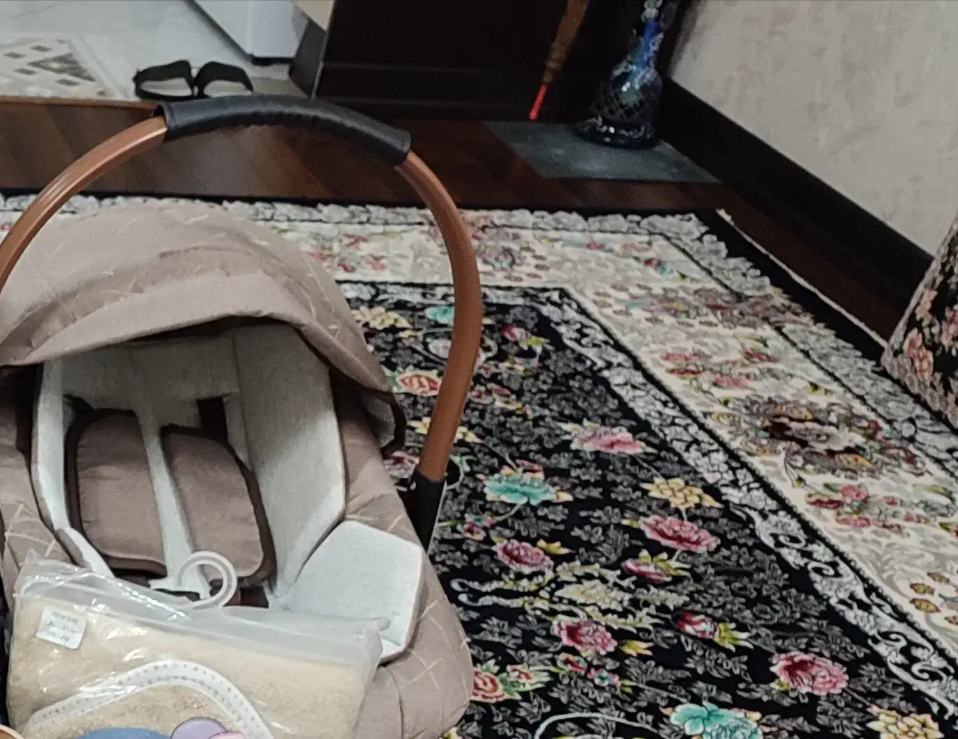 کریر کاملا نو|کالسکه و لوازم جانبی|هشتگرد, فاز ۷ مهستان|دیوار