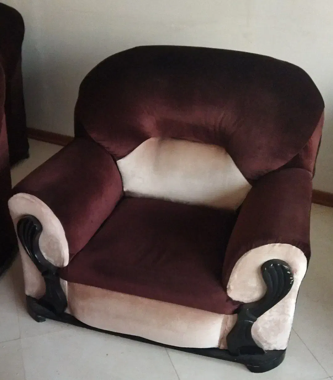 مبل|مبلمان خانگی و میز عسلی|قائن, |دیوار