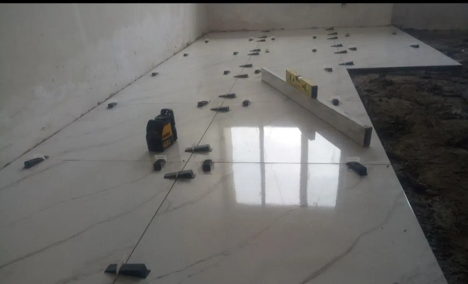 کاشی کاری ، سنگ و سرامیک کاری|خدمات پیشه و مهارت|کوهدشت, |دیوار