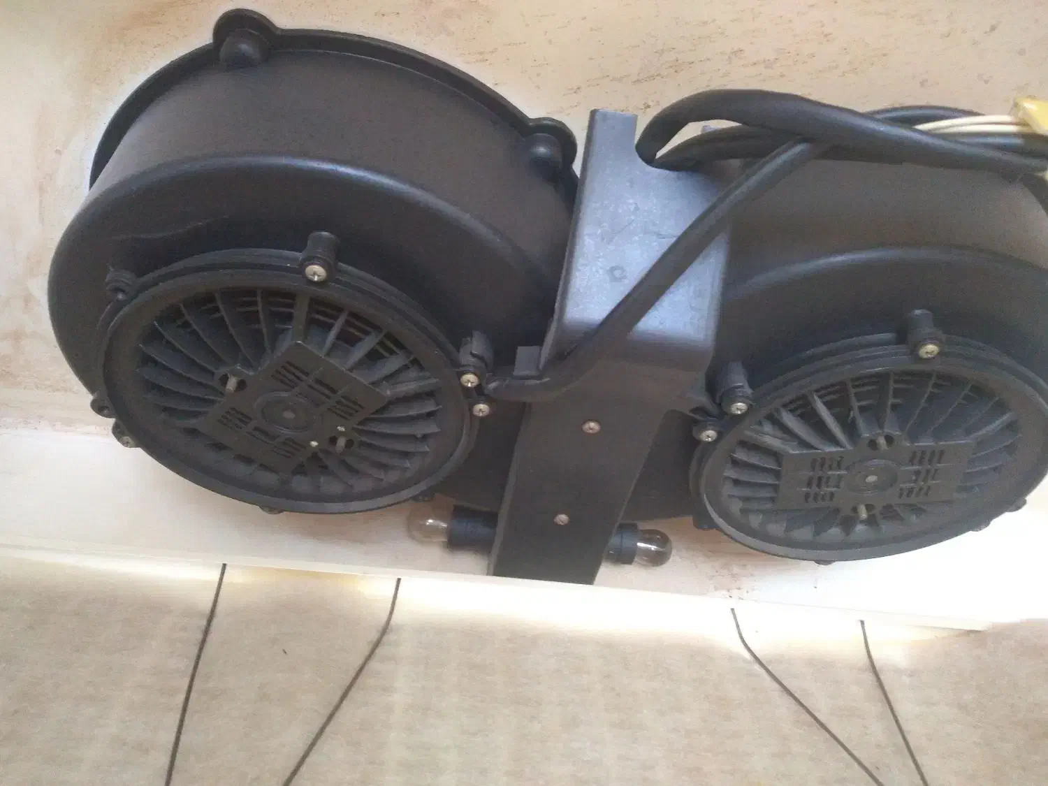 هود اشپزخانه .|هود|بروجن, |دیوار