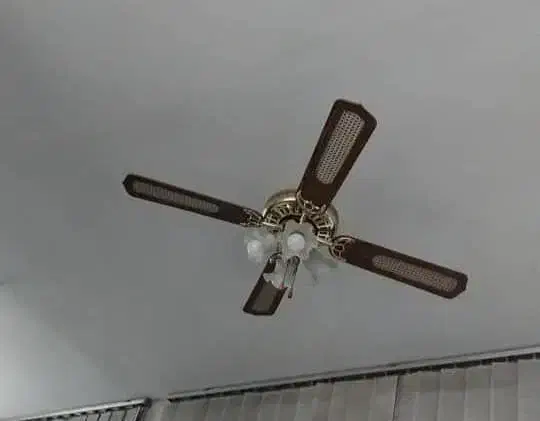 پنکه سقفی|پنکه و تصفیهکنندهٔ هوا|تهران, سید خندان (جلفا)|دیوار