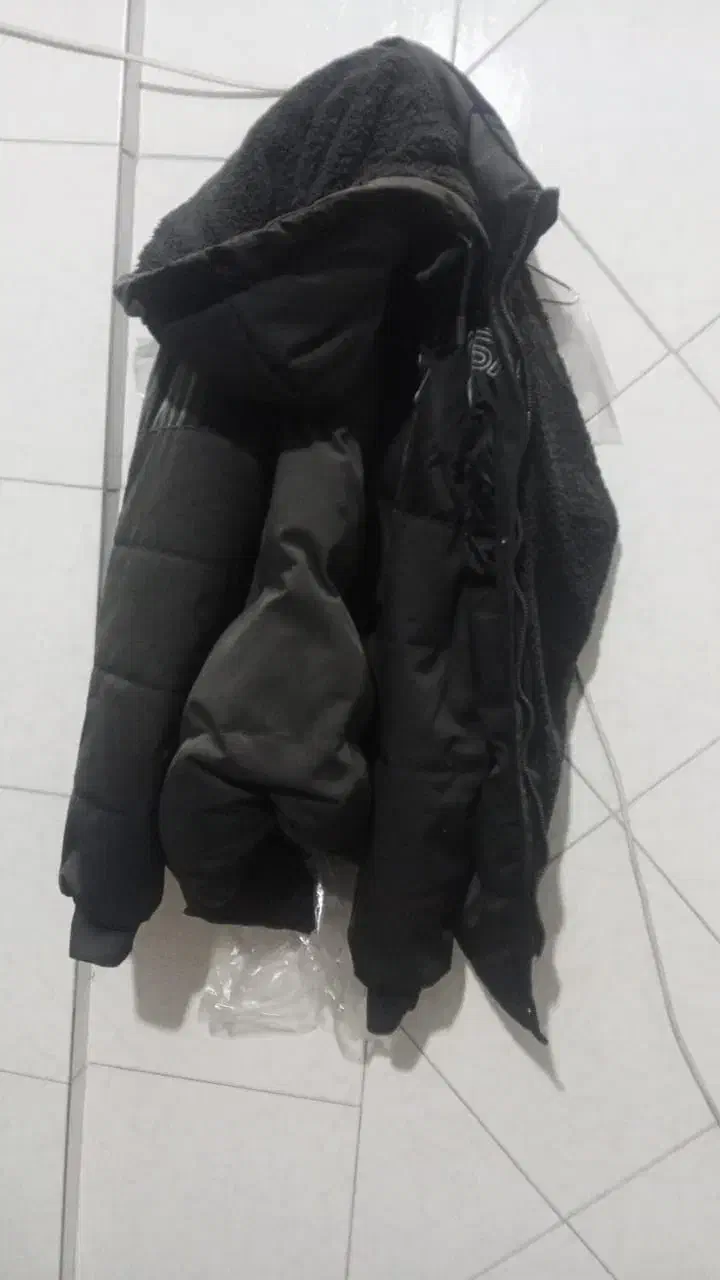 کاپشن نو نو|لباس|اصفهان, پوریای ولی|دیوار