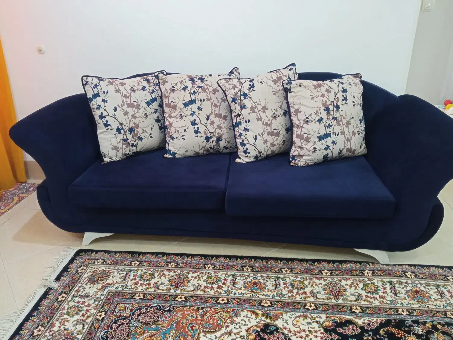 مبل ۷نفره کلاسیک راحتی|مبلمان خانگی و میز عسلی|دوگنبدان, |دیوار