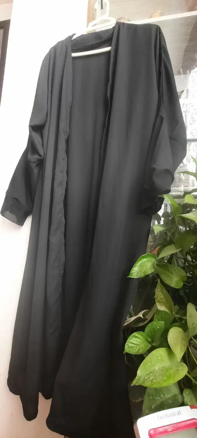 مانتوروی مشکی آستین بلند|لباس|شاهین‌شهر, خانه کارگر|دیوار