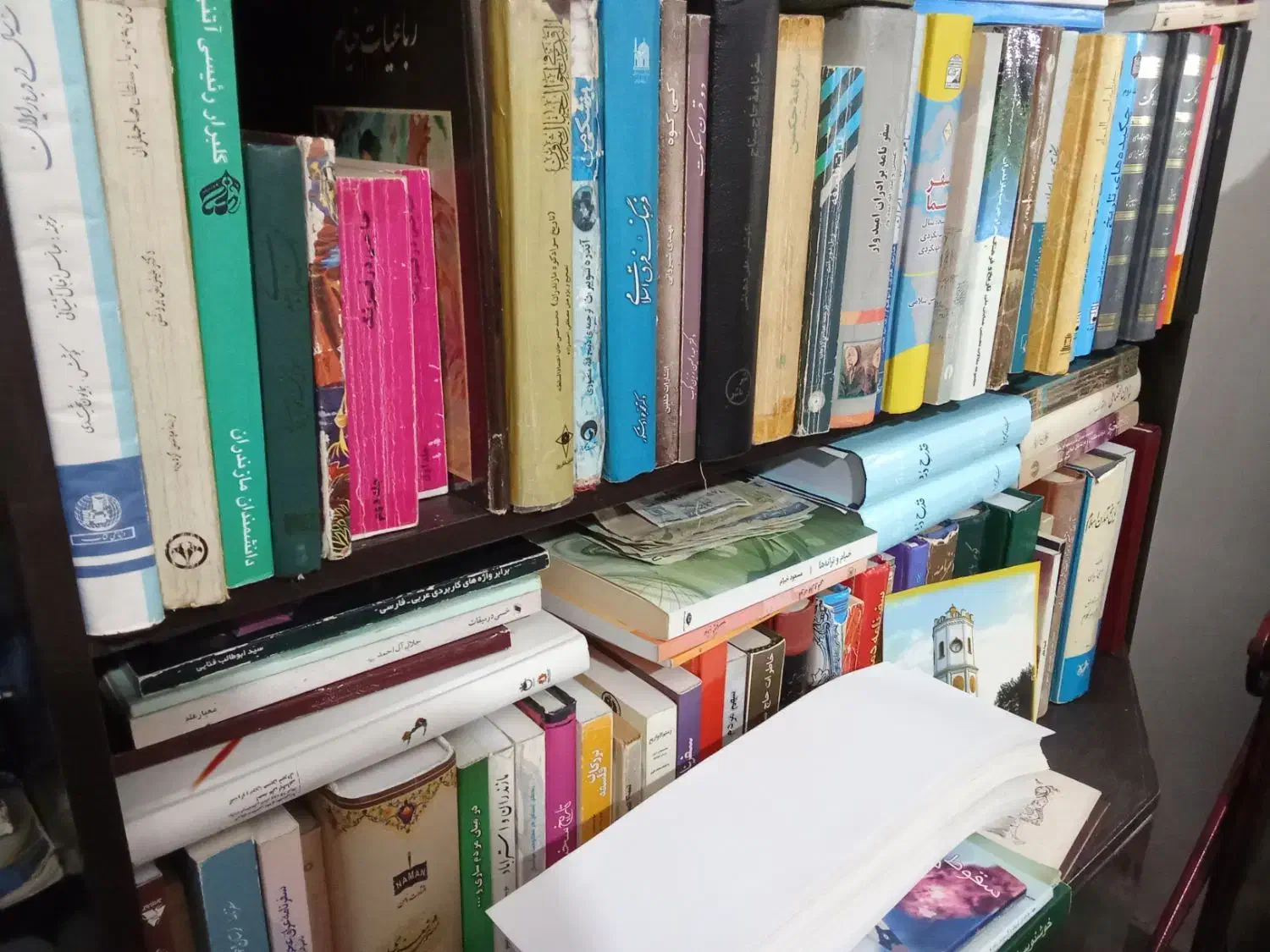کتابخانه شخصی|کتاب و مجله تاریخی|ساری, |دیوار