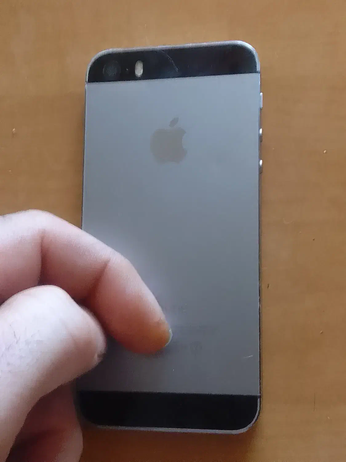 آیفون ۵ اس|موبایل|کرج, بنیاد|دیوار