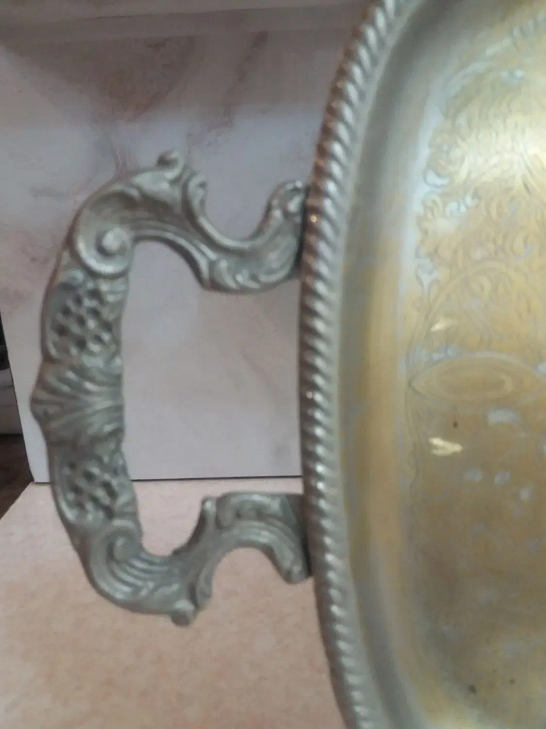 سینی برنز خیلی قدیمی قلمکاری|کلکسیون اشیاء عتیقه|تبریز, |دیوار