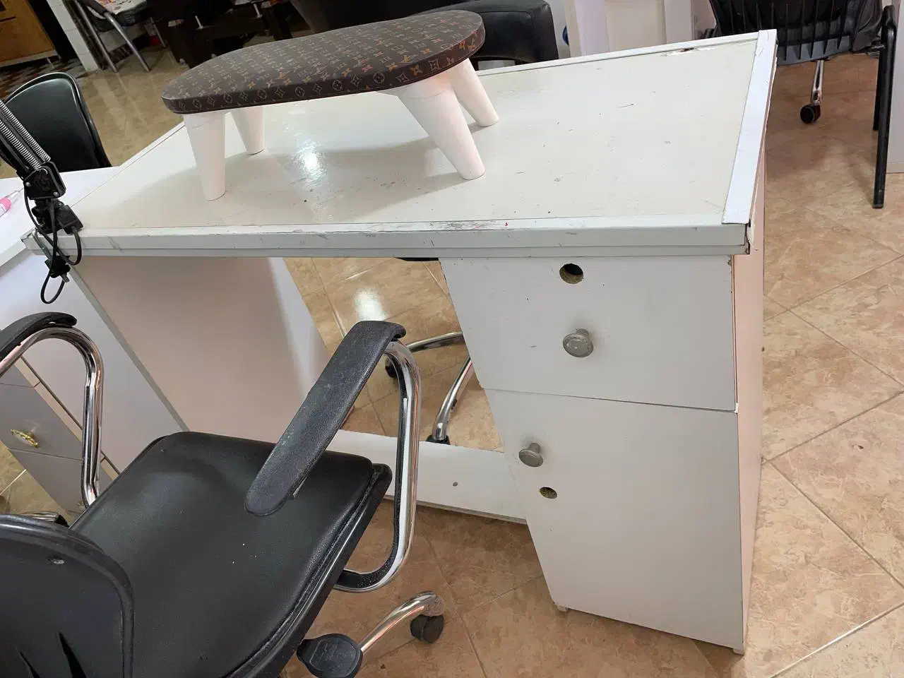 وسایل ارایشگاه|آرایشگاه و سالنهای زیبایی|سنندج, |دیوار