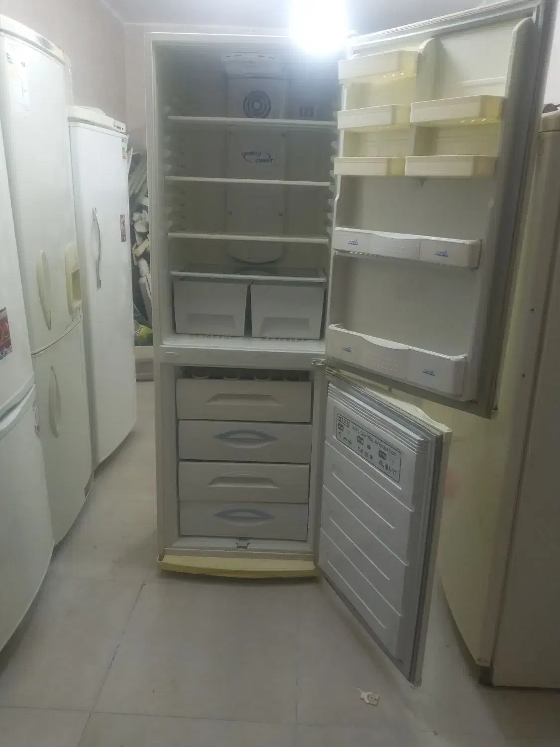 فروش  یخچال ۲درب سفید امرسان باضمانت|یخچال و فریزر|اقبالیه, |دیوار