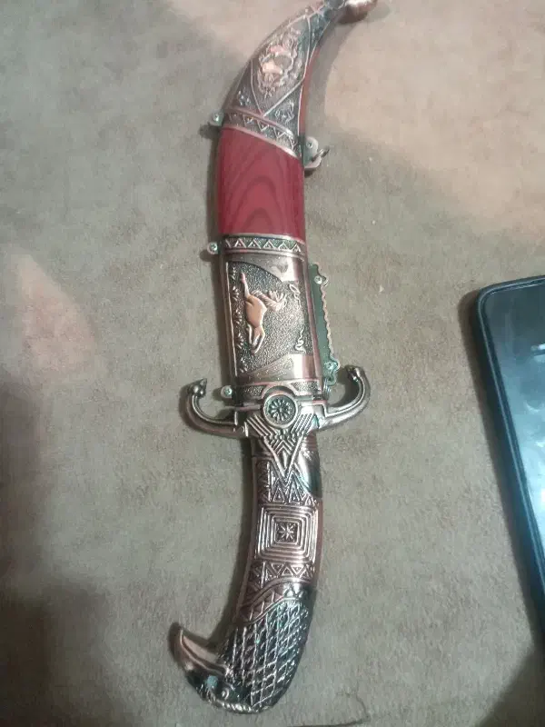 خنجر|کلکسیون اشیاء عتیقه|فرخشهر, |دیوار