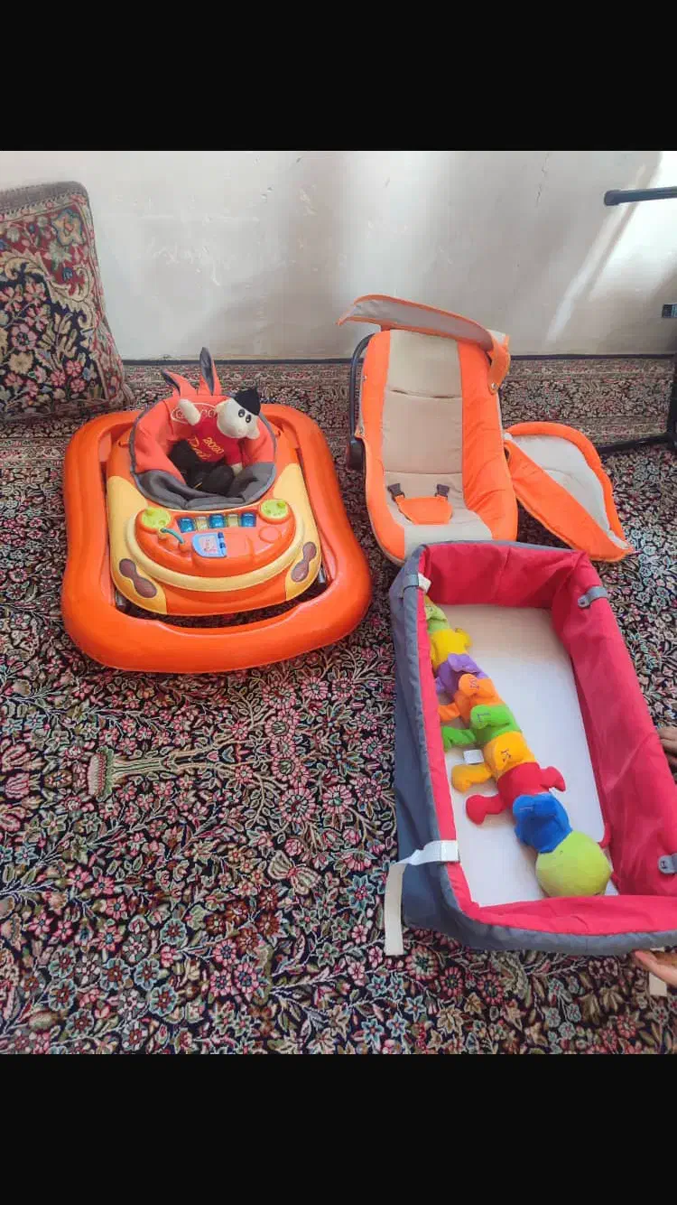 روروئک.گهواره.کریر بچه.با یک اسباب بازی|اسباب و اثاث بچه|کرمان, |دیوار