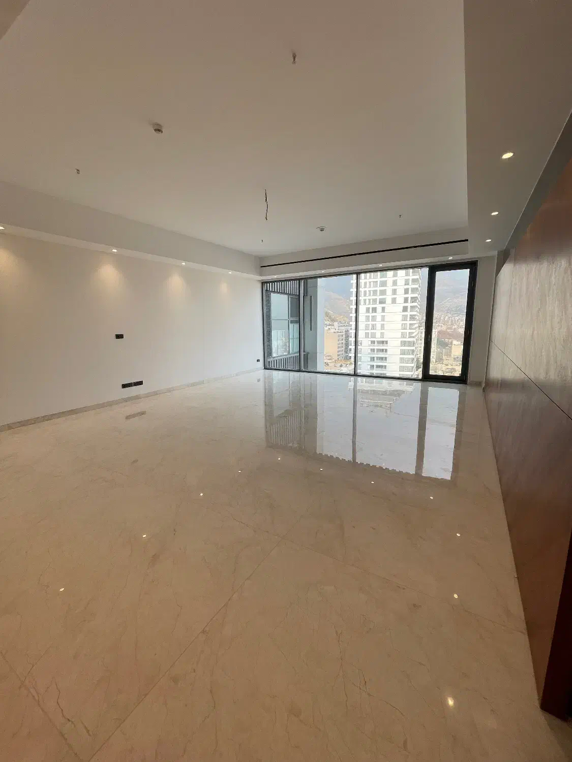 زعفرانیه تندیس زنبق-۳۲۰ متر دید ابدی سعداباد