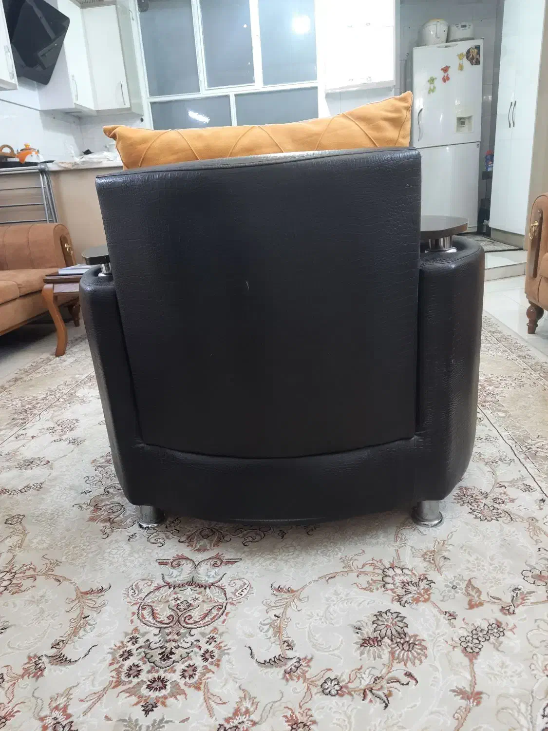 مبل راحتی|مبلمان خانگی و میز عسلی|باغستان, |دیوار